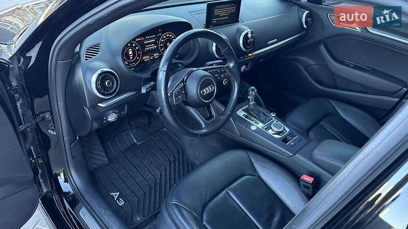 Седан Audi A3 2016 в Киеве
