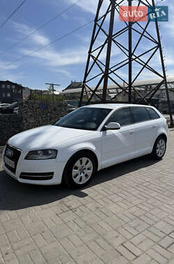 Хетчбек Audi A3 2011 в 