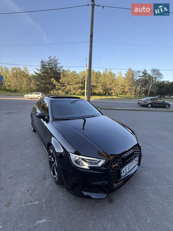 Седан Audi A3 2018 в Дніпрі