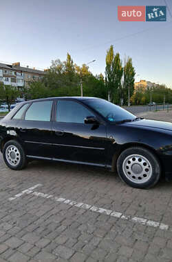Хетчбек Audi A3 1999 в 
