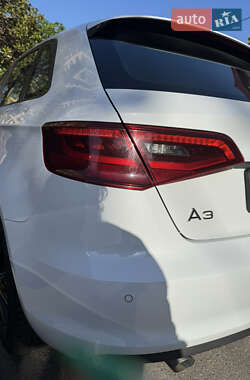 Хэтчбек Audi A3 2015 в 