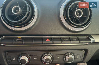 Хэтчбек Audi A3 2015 в 