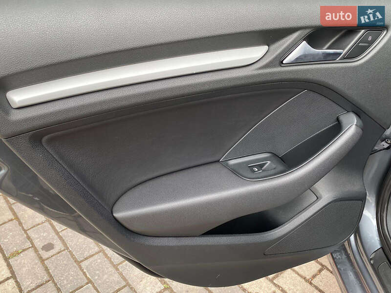 Седан Audi A3 2014 в Рівному