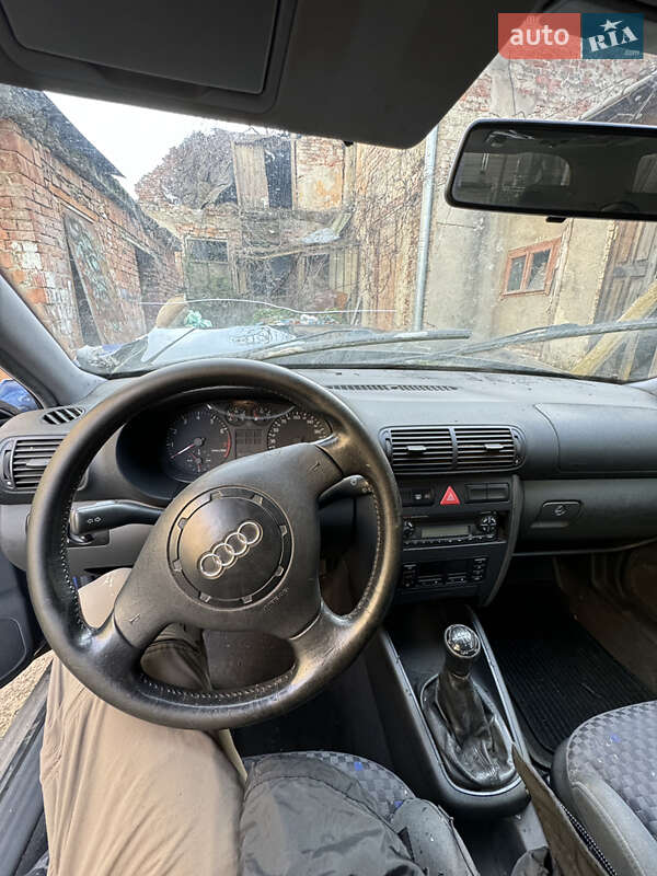 Хэтчбек Audi A3 2000 в Черновцах