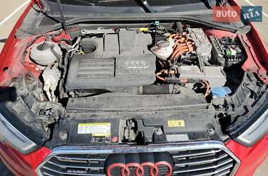Хэтчбек Audi A3 2017 в 