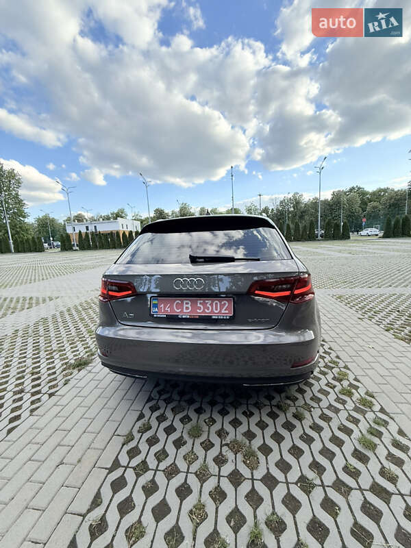 Хетчбек Audi A3 2016 в Харкові