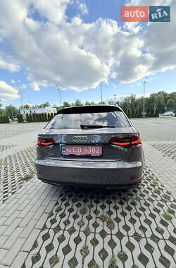 Хэтчбек Audi A3 2016 в 