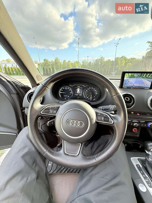 Хетчбек Audi A3 2016 в Харкові