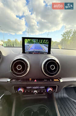 Хэтчбек Audi A3 2016 в 