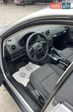 Хэтчбек Audi A3 2006 в 