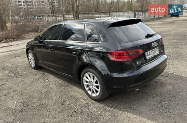 Хэтчбек Audi A3 2015 в 
