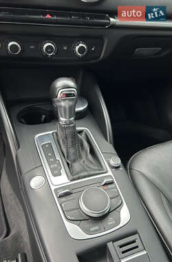 Хэтчбек Audi A3 2015 в 