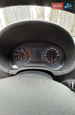 Хэтчбек Audi A3 2015 в 