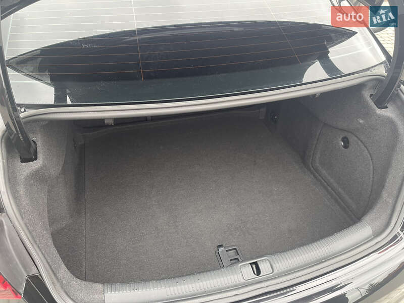 Седан Audi A3 2017 в Хырове