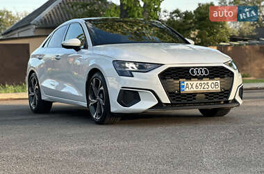 Седан Audi A3 2022 в 
