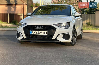 Седан Audi A3 2022 в 