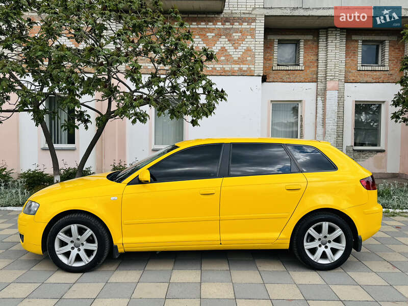 Хэтчбек Audi A3 2004 в Ромнах