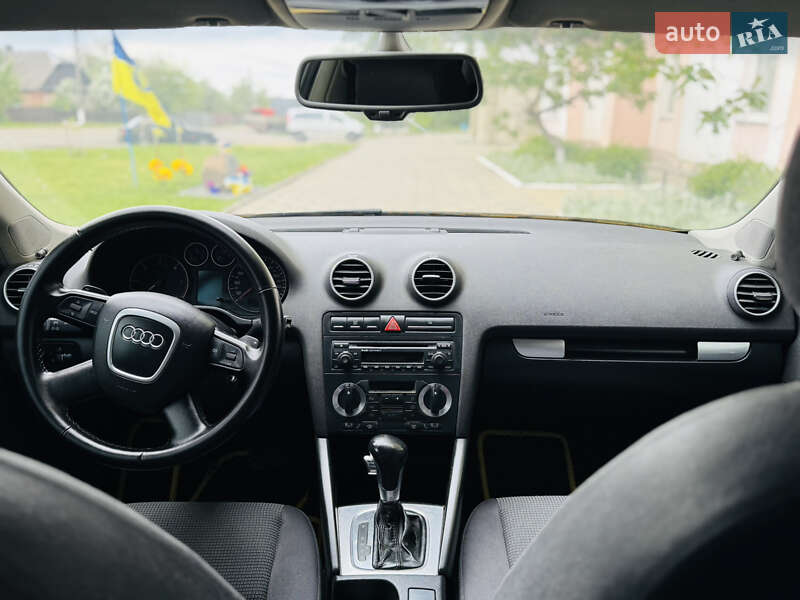 Хэтчбек Audi A3 2004 в Ромнах