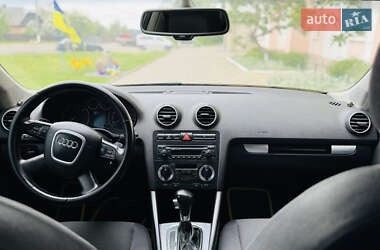 Хэтчбек Audi A3 2004 в 