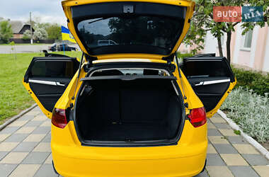 Хэтчбек Audi A3 2004 в 