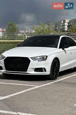 Седан Audi A3 2017 в Ивано-Франковске