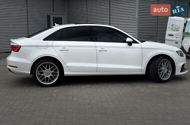 Седан Audi A3 2015 в 