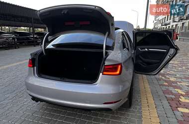 Седан Audi A3 2016 в 