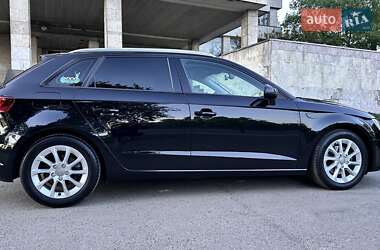 Хэтчбек Audi A3 2016 в Киеве