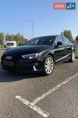 Хэтчбек Audi A3 2019 в 