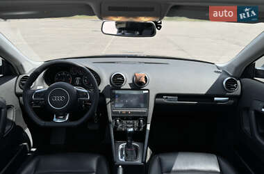 Хетчбек Audi A3 2012 в 