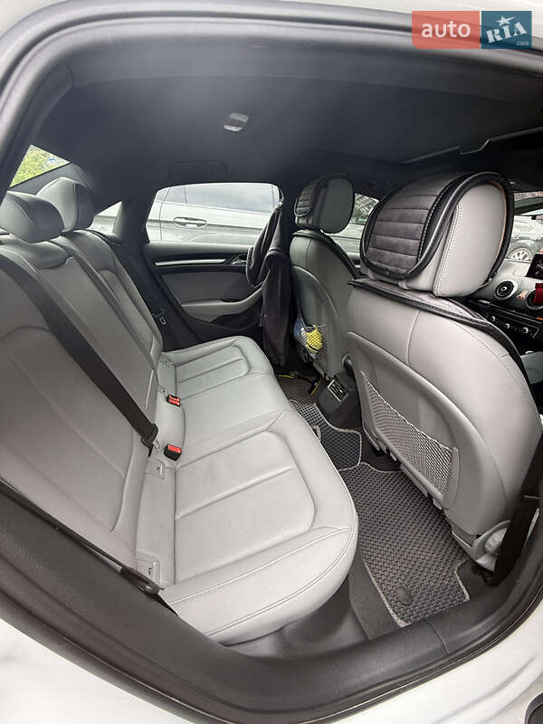 Седан Audi A3 2018 в Киеве