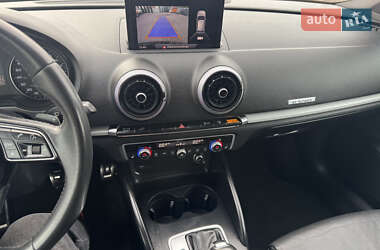 Хетчбек Audi A3 2017 в 