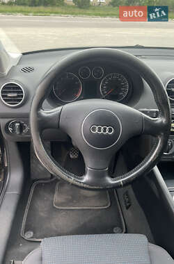 Хетчбек Audi A3 2003 в 