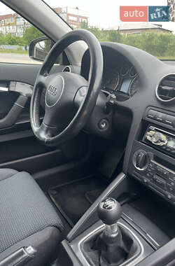 Хетчбек Audi A3 2003 в 
