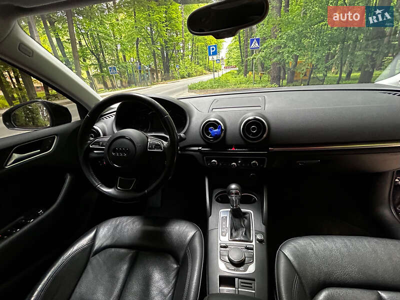 Седан Audi A3 2015 в Львове