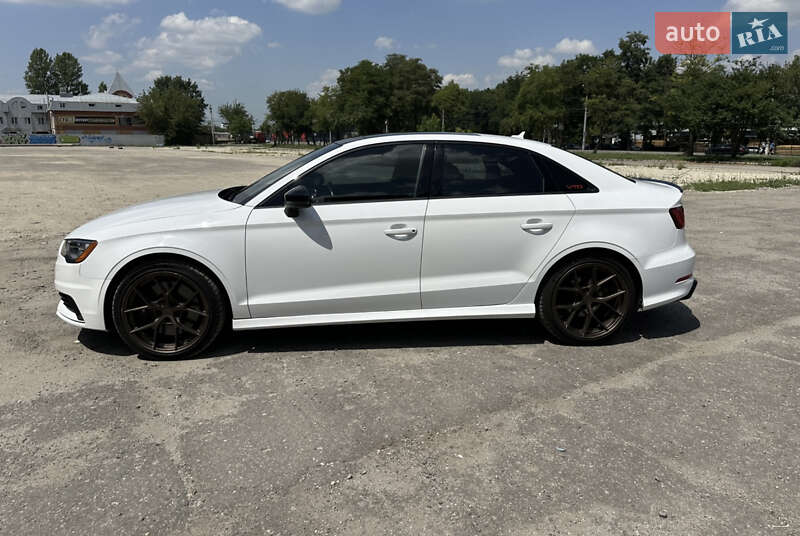 Седан Audi A3 2015 в Тернополе