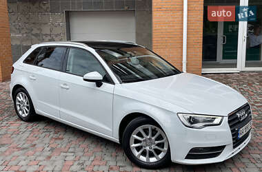Хэтчбек Audi A3 2016 в 