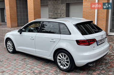 Хэтчбек Audi A3 2016 в 