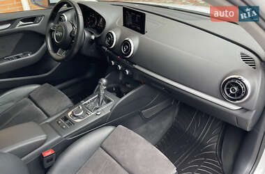Хэтчбек Audi A3 2016 в 