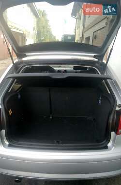 Хетчбек Audi A3 2004 в 