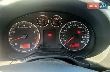 Хетчбек Audi A3 2004 в 