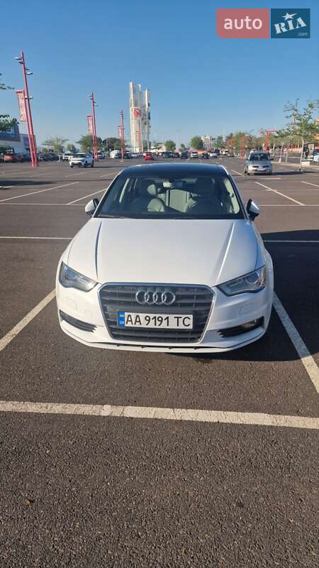 Седан Audi A3 2016 в 