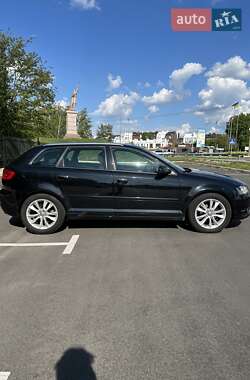 Хетчбек Audi A3 2012 в 