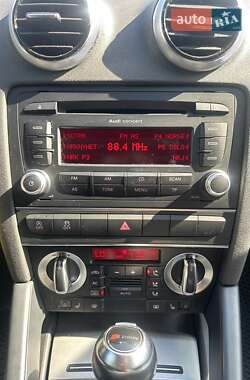 Хетчбек Audi A3 2012 в 