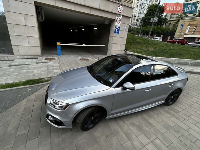 Седан Audi A3 2017 в Киеве
