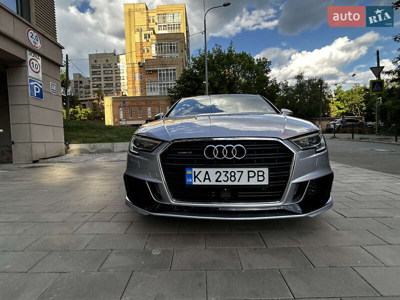 Седан Audi A3 2017 в Киеве