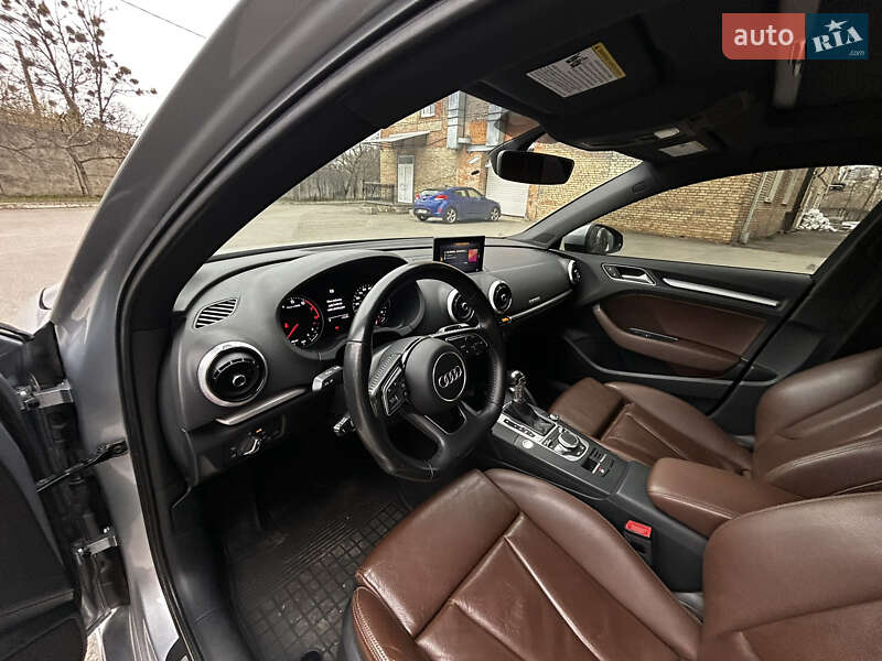 Седан Audi A3 2017 в Киеве