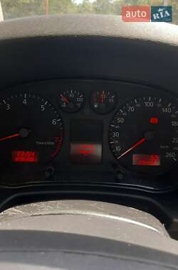 Хэтчбек Audi A3 2003 в 