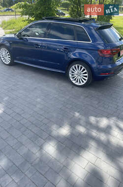 Хэтчбек Audi A3 2016 в 