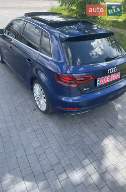 Хэтчбек Audi A3 2016 в 